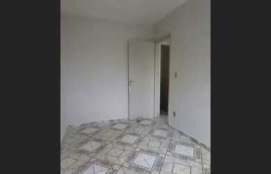 Imagem: O apartamento possui 2 Dormitórios, 1 Banheiro e 1 Vaga na