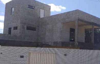 Imagem: A casa possui 2 Dormitórios e 2 Banheiros e está localizado