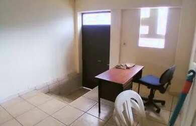 Imagem 7: Galpão localizado no Setor Santa Genoveva, de 2.500m² e 8 salas