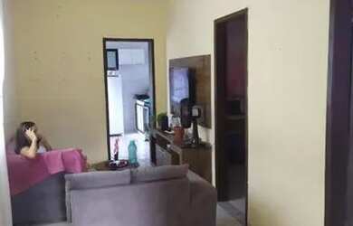 Imagem: A casa possui 2 Dormitórios, 1 Banheiro, 70m² de Área e