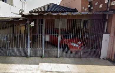 Imagem: A casa possui 2 Dormitórios, 1 Banheiro, 1 Vaga na garagem