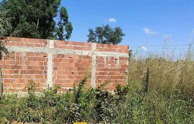 Imagem: A casa em condomínio possui 1 Dormitório, 1 Banheiro, 1 Vaga