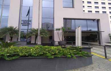 Imagem: O depósito possui 1 Vaga na garagem, 225m² de Área e está