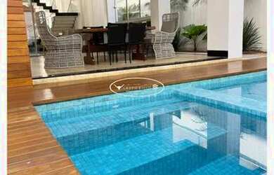 Imagem: A casa em condomínio possui 5 Dormitórios, 5 Banheiros, 4