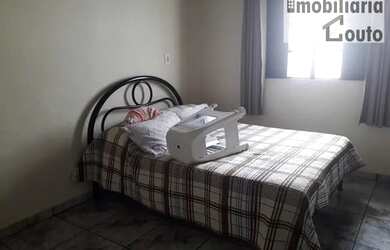 Imagem: A casa possui 1 Dormitório, 1 Banheiro, 200m² de Área e