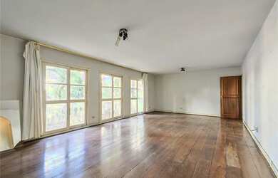 Imagem: O apartamento possui 4 Dormitórios, 2 Banheiros, 1 Vaga na