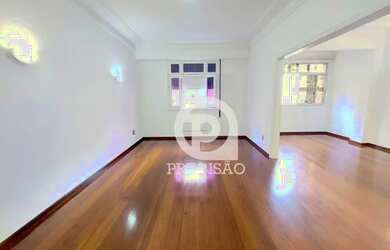 Imagem: O apartamento possui 3 Dormitórios, 1 Banheiro, 1 Vaga na garagem