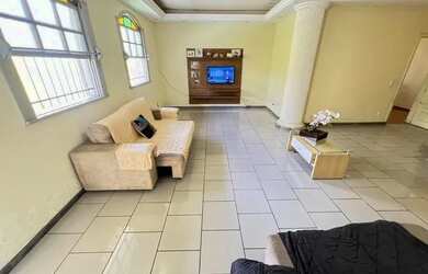 Imagem 5: Casa com 3 Quartos e 3 banheiros à Venda, 270 m² por R$ 800.000