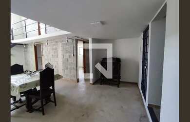 Imagem: A casa em condomínio possui 5 Dormitórios, 4 Banheiros, 2