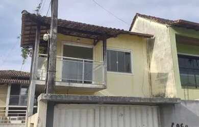 Imagem: A casa possui 2 Dormitórios, 3 Banheiros, 1 Vaga na garagem