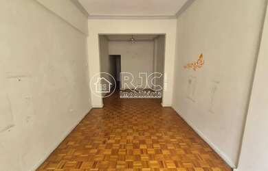 Imagem: A kitnet possui 1 Dormitório, 1 Banheiro, 38m² de Área e