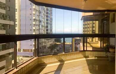 Imagem: O apartamento possui 4 Dormitórios, 5 Banheiros, 3 Vagas na