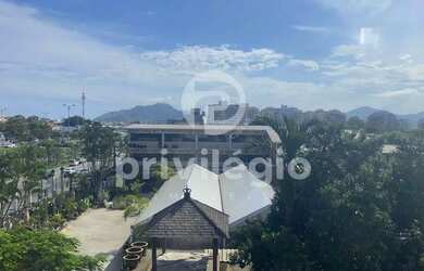 Imagem: O depósito possui 5 Vagas na garagem, 4.000m² de Área e