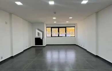 Imagem 3: Sala Comercial para Venda em Arujá, Centro, 1 dormitório, 1 banheiro,...