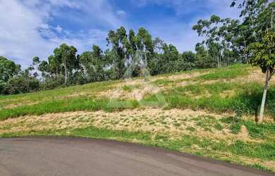 Imagem: O terreno possui 2.151m² de Área e está localizado em Loteamento