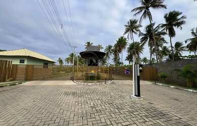 Imagem: O terreno possui 12m² de Área e está localizado em Porto