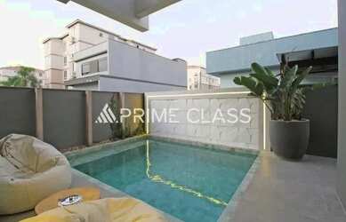 Imagem: A casa possui 4 Dormitórios, 2 Banheiros, 2 Vagas na garagem