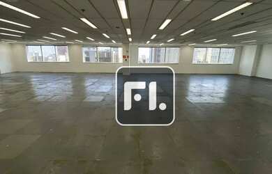 Imagem: O depósito possui 4 Vagas na garagem, 464m² de Área e está