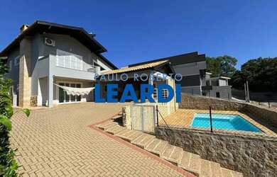 Imagem: A casa em condomínio possui 3 Dormitórios, 4 Banheiros, 2