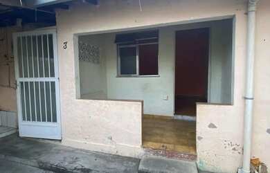 Imagem: A casa possui 1 Dormitório, 1 Banheiro, 40m² de Área e está