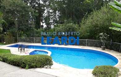 Imagem: A casa em condomínio possui 5 Dormitórios, 5 Banheiros, 4