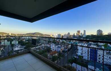 Imagem: O apartamento possui 3 Dormitórios, 2 Banheiros, 3 Vagas na