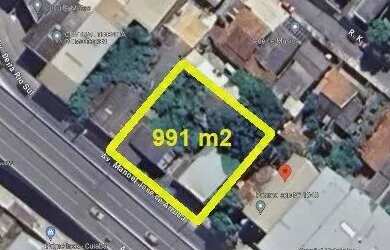 Imagem: O terreno possui 991m² de Área e está localizado em Praeiro