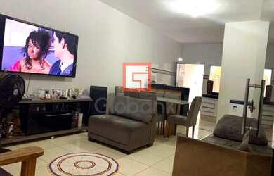 Imagem: A casa possui 3 Dormitórios, 1 Banheiro, 200m² de Área e