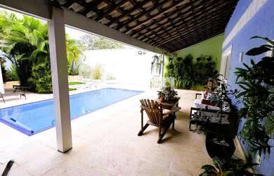 Imagem: A casa em condomínio possui 4 Dormitórios, 2 Banheiros, 4