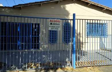 Imagem: A casa possui 3 Dormitórios, 2 Banheiros, 3 Vagas na garagem