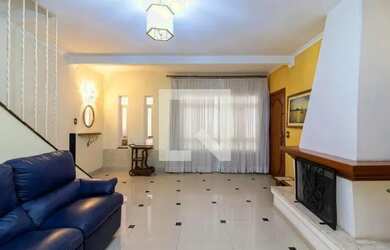 Imagem: A casa possui 4 Dormitórios, 4 Banheiros, 3 Vagas na garagem