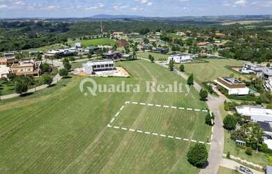 Imagem: O terreno possui 1518m² de Área e está localizado em Porto