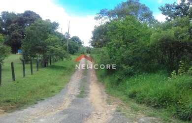 Imagem: O terreno possui 2.000m² de Área e está localizado em Juquitiba