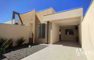 Imagem: A casa possui 3 Dormitórios, 1 Banheiro, 1 Vaga na garagem