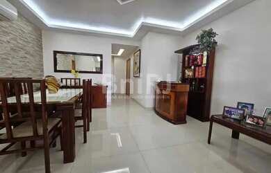 Imagem: O apartamento possui 4 Dormitórios, 5 Banheiros, 2 Vagas na