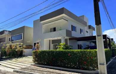 Imagem: A casa em condomínio possui 4 Dormitórios, 4 Banheiros, 3