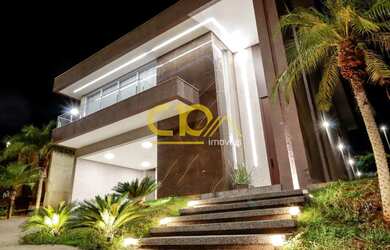 Imagem: A casa em condomínio possui 4 Dormitórios, 4 Banheiros, 4