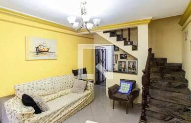 Imagem: A casa possui 3 Dormitórios, 3 Banheiros, 1 Vaga na garagem