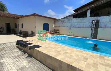 Imagem: A casa possui 2 Dormitórios, 2 Banheiros, 4 Vagas na garagem