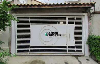 Imagem: A casa possui 2 Dormitórios, 1 Banheiro, 1 Vaga na garagem