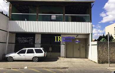 Imagem: A casa possui 3 Dormitórios, 1 Banheiro, 4 Vagas na garagem