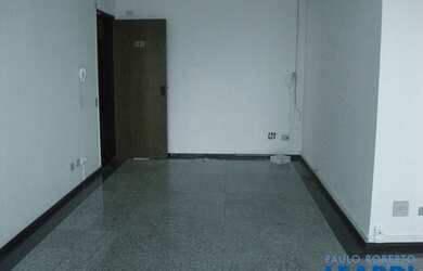 Imagem: O depósito possui 1 Vaga na garagem, 35m² de Área e está