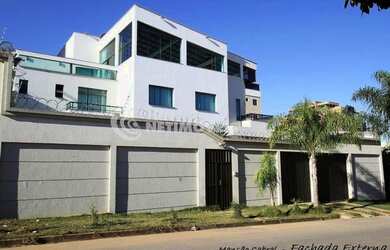 Imagem: A casa possui 5 Dormitórios, 5 Banheiros, 5 Vagas na garagem