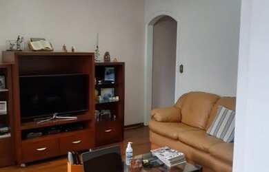 Imagem: A casa possui 3 Dormitórios, 2 Banheiros, 3 Vagas na garagem