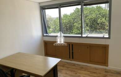 Imagem: O depósito possui 2 Vagas na garagem, 45m² de Área e está