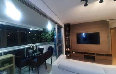 Imagem: O apartamento possui 3 Dormitórios, 2 Banheiros, 2 Vagas na