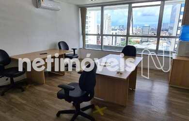 Imagem: O depósito possui 5 Vagas na garagem e 212m² de Área e está