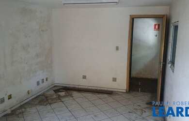 Imagem: O depósito possui 273m² de Área e está localizado em Fundação