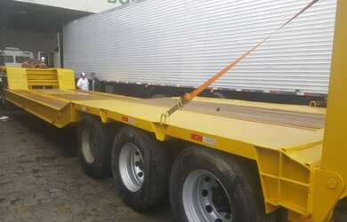 Imagem: O depósito possui 5 Vagas na garagem, 1.000m² de Área e