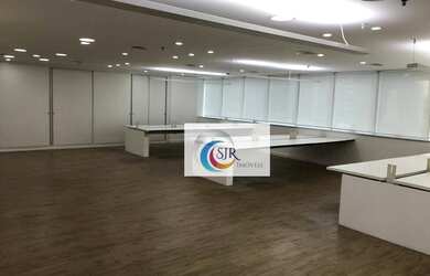 Imagem: O depósito possui 4 Vagas na garagem, 216m² de Área e está